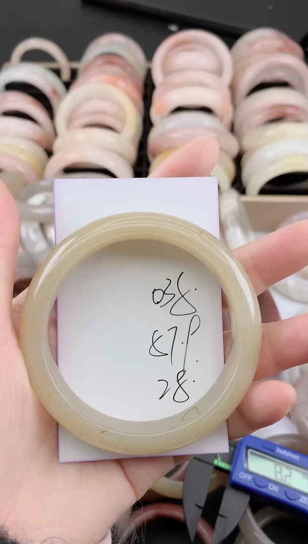 未镶嵌手镯石英质玉035