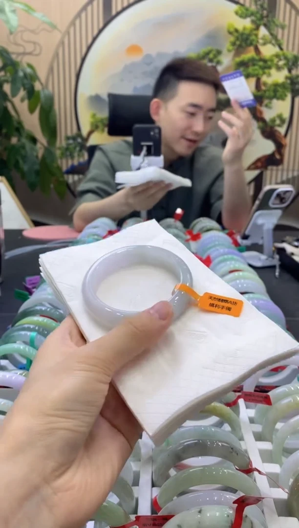 翡翠手镯未镶嵌000006499