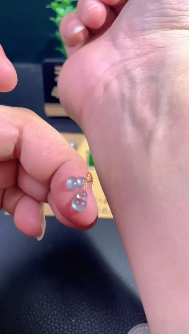 颈饰18K金镶嵌翡翠翡翠