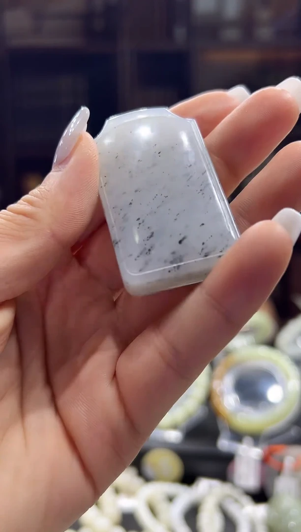 和田玉未镶嵌吊坠(赠链)新疆和田玉黑山料无事牌百搭收藏男女同款