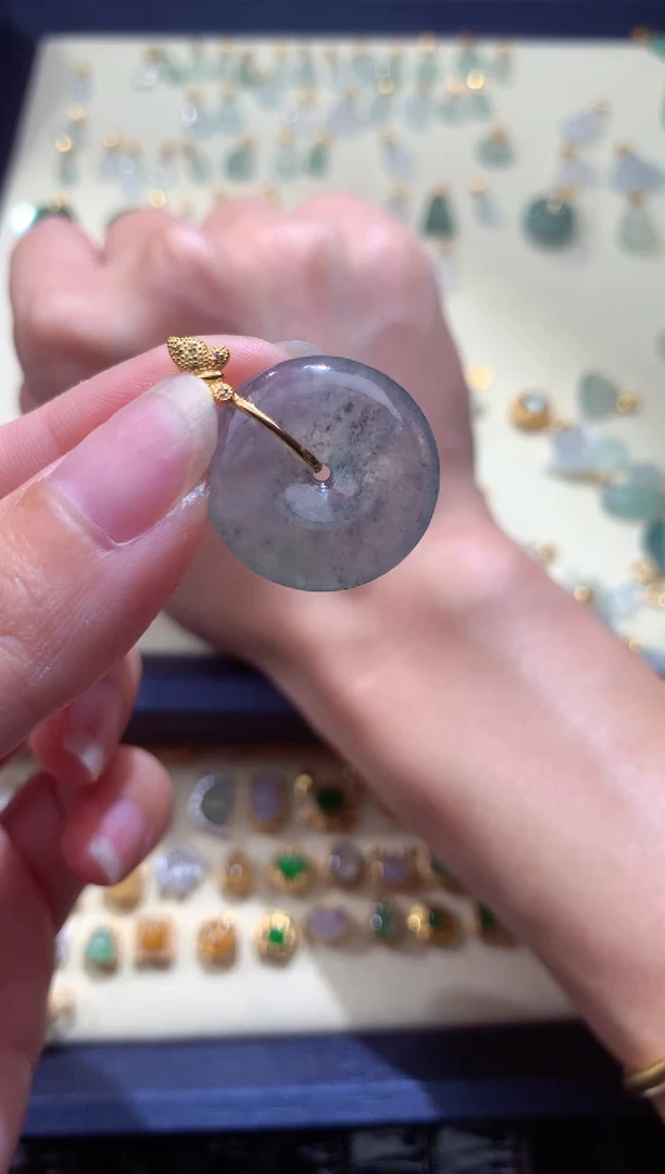 颈饰18K金镶嵌翡翠翡翠