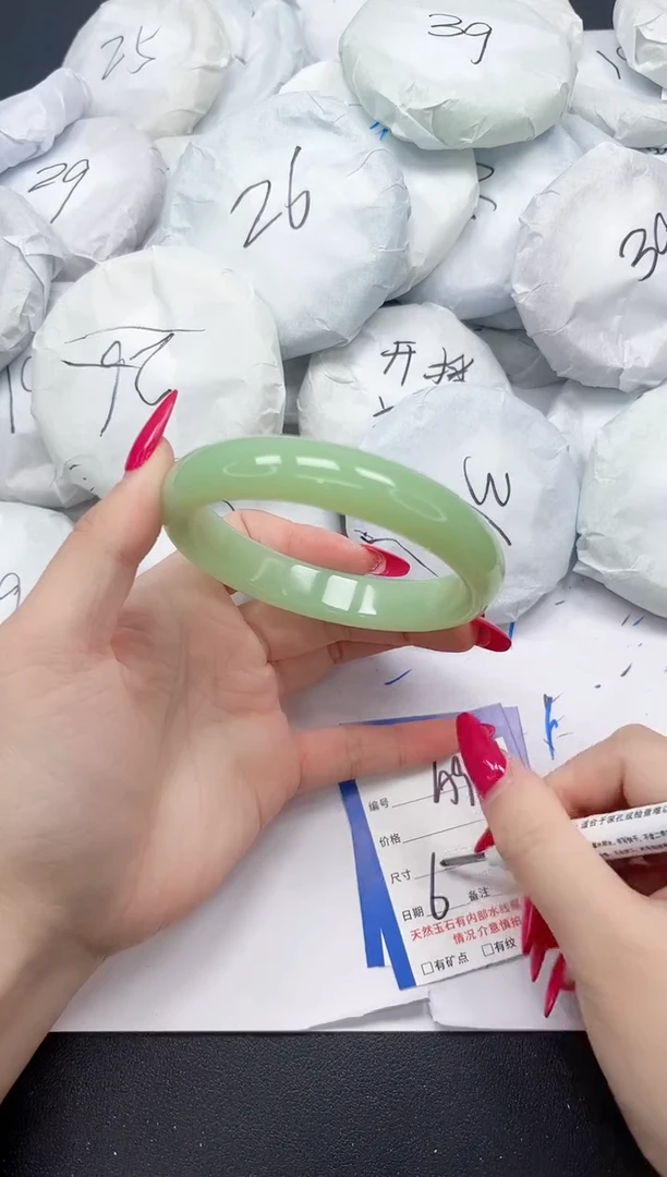 未镶嵌手镯石英质玉A95/6465