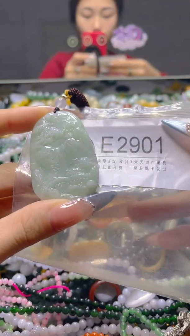 颈饰未镶嵌翡翠/E/翡翠A货，一件也是批发价