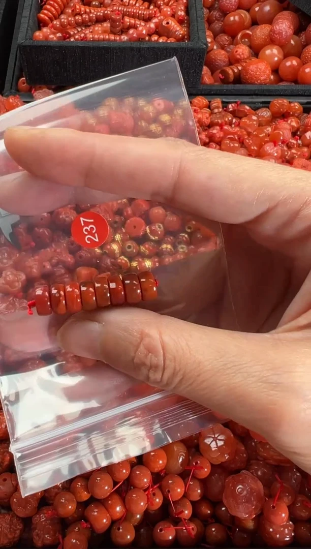 【闪购商品】南红玛瑙颈饰未镶嵌1