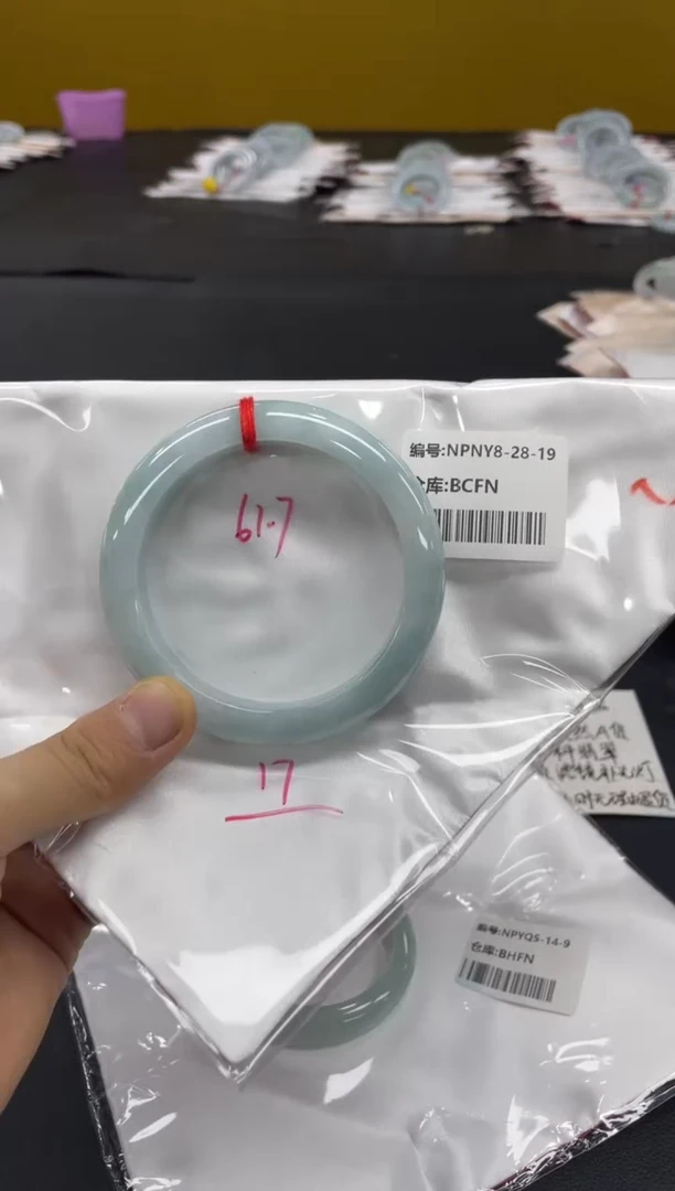 未镶嵌手镯翡翠翡翠手镯