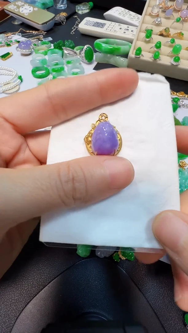 吊坠(不含链)18K金镶嵌翡翠8800