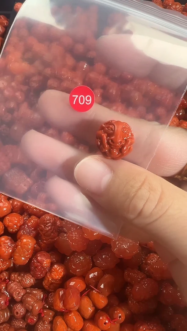 颈饰未镶嵌南红玛瑙1