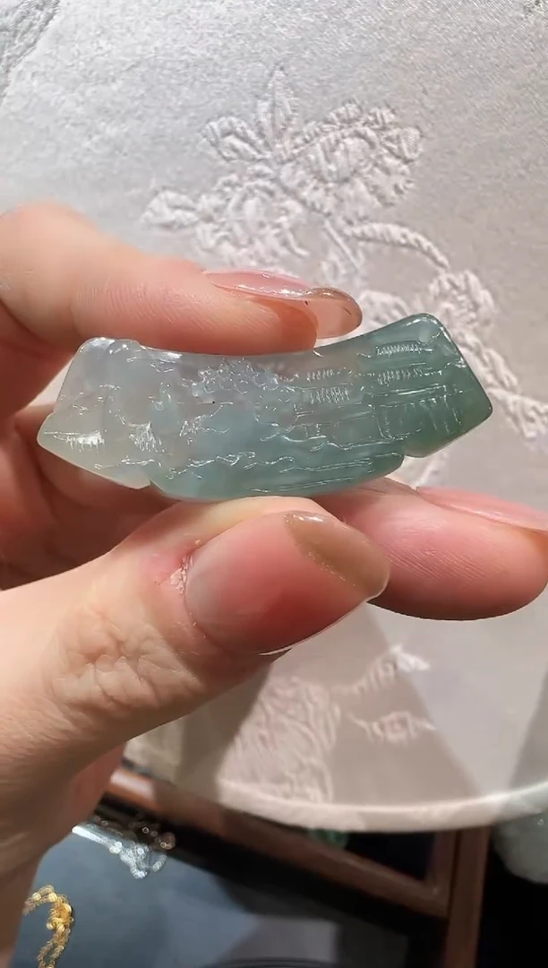 翡翠未镶嵌颈饰国风