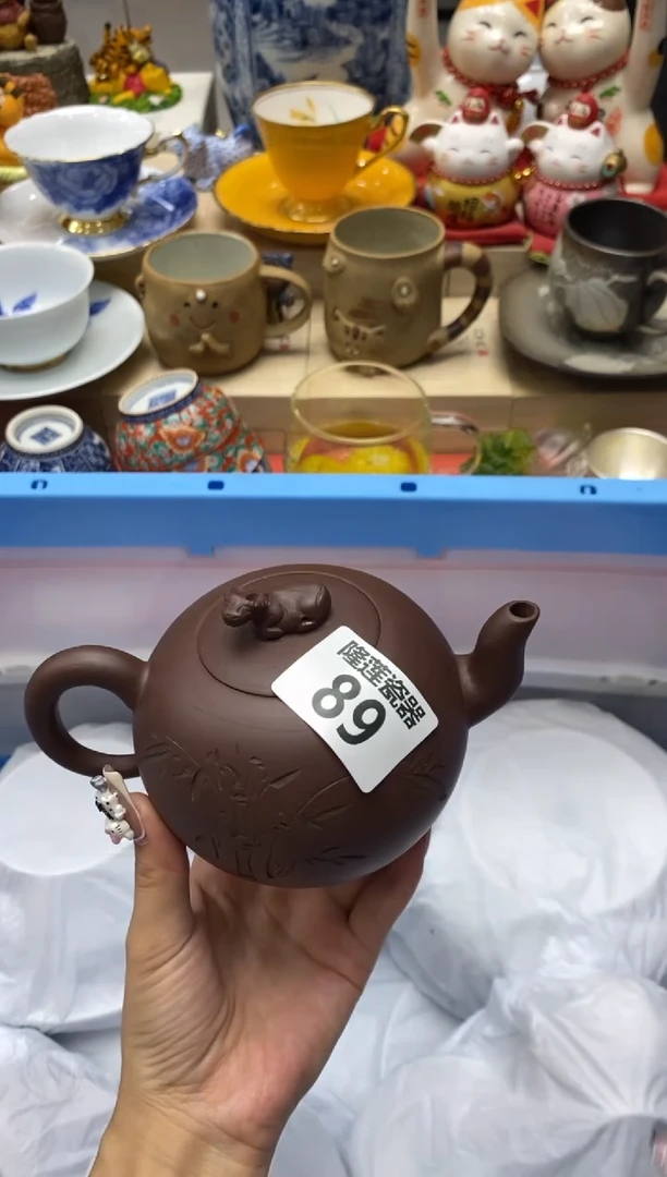 瓷片往***生隆莲瓷器欢迎大家