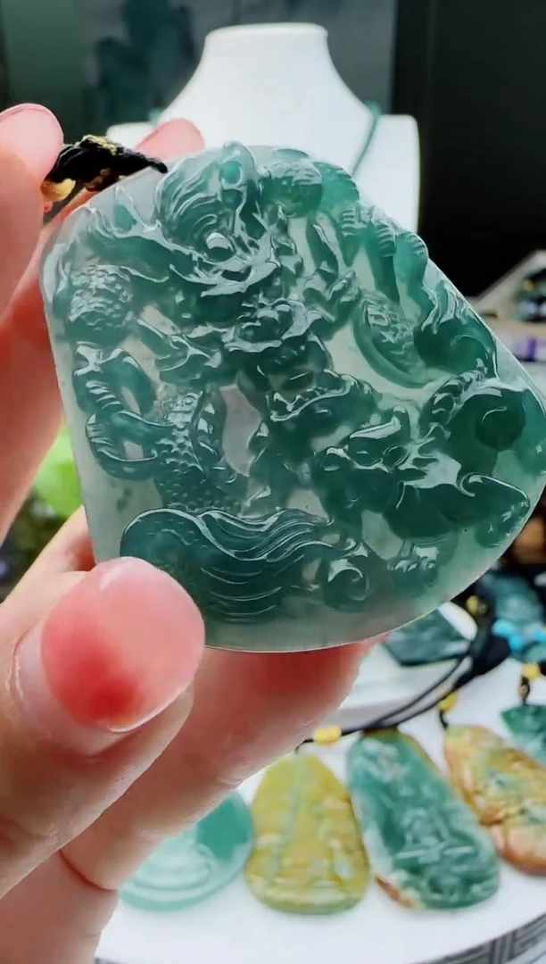 【闪购商品】翡翠颈饰未镶嵌多样性随机一件发货