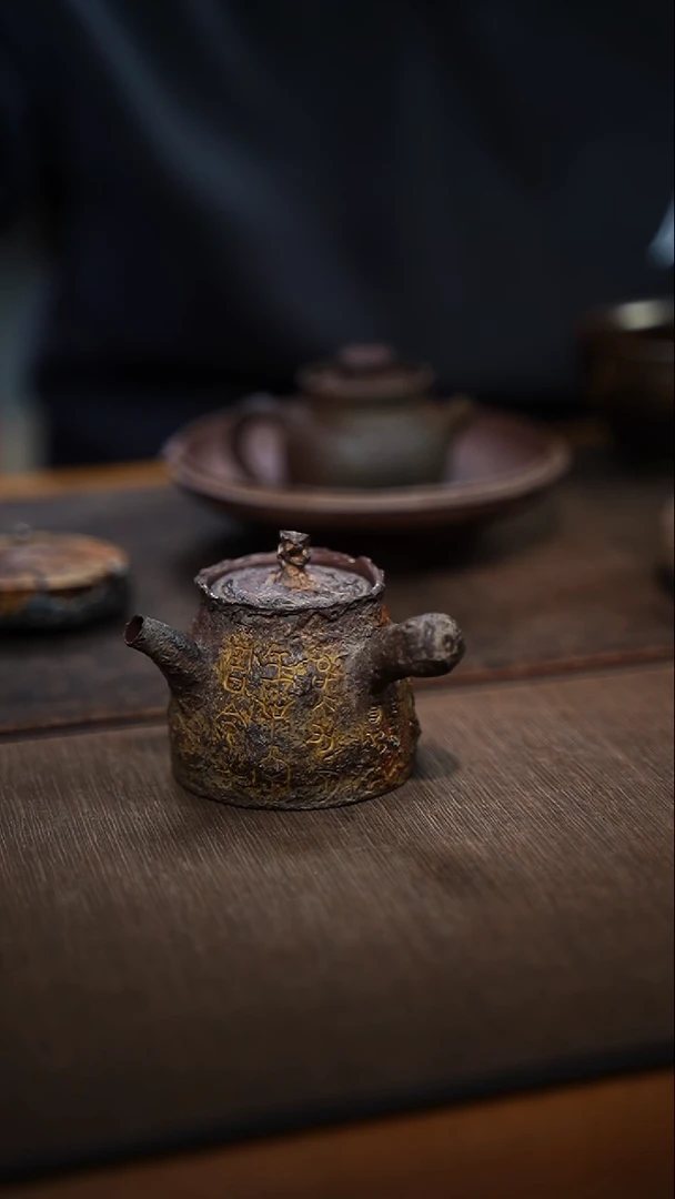 全手工制作  南蛮紫砂侧把壶115cc