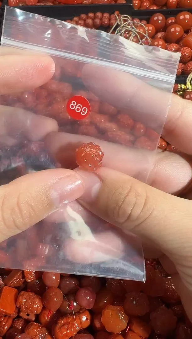 颈饰未镶嵌南红玛瑙1
