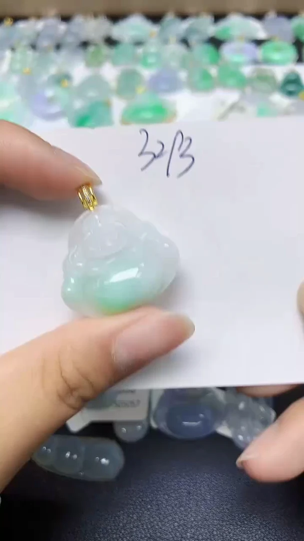 翡翠未镶嵌颈饰 天然缅甸翡翠A货