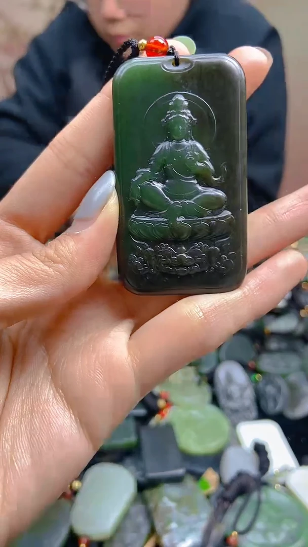 颈饰未镶嵌和田玉1