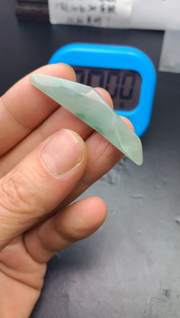 颈饰未镶嵌翡翠晨*料子