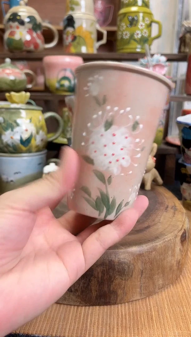 摆件手绘高温釉下陶瓷