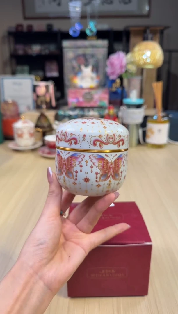 26梦蝶茶叶罐（中）