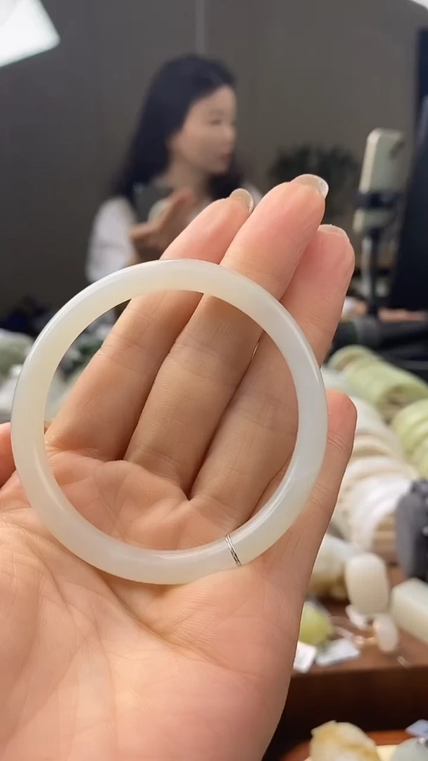 未镶嵌手镯和田玉美人条圈口53