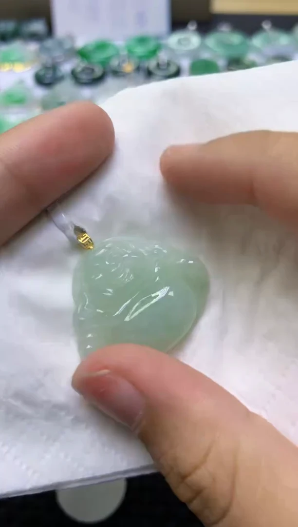 翡翠未镶嵌颈饰天然缅甸A货翡翠
