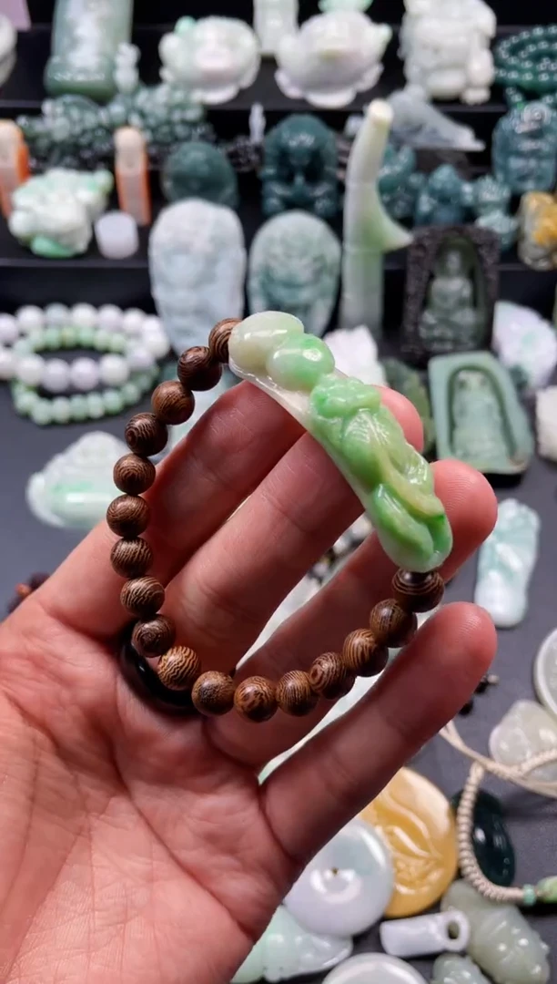 颈饰未镶嵌翡翠30  天然翡翠a货  荷花鱼手牌