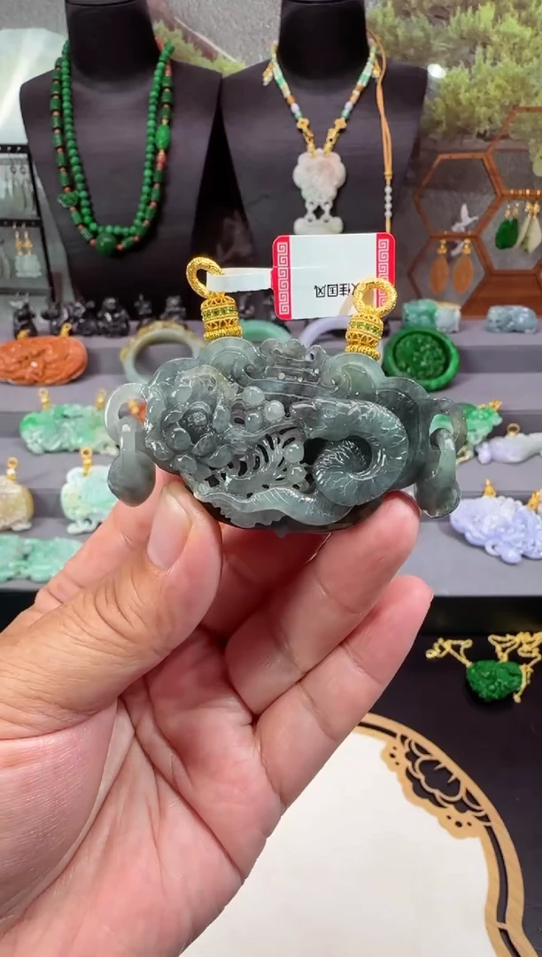 【闪购商品】翡翠颈饰未镶嵌牌子