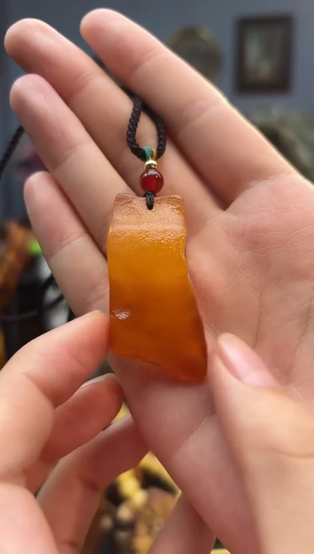 琥珀颈饰未镶嵌吊坠