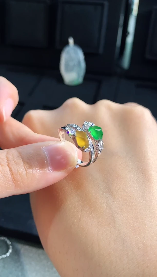 【闪购商品】翡翠戒指18K金镶嵌手饰