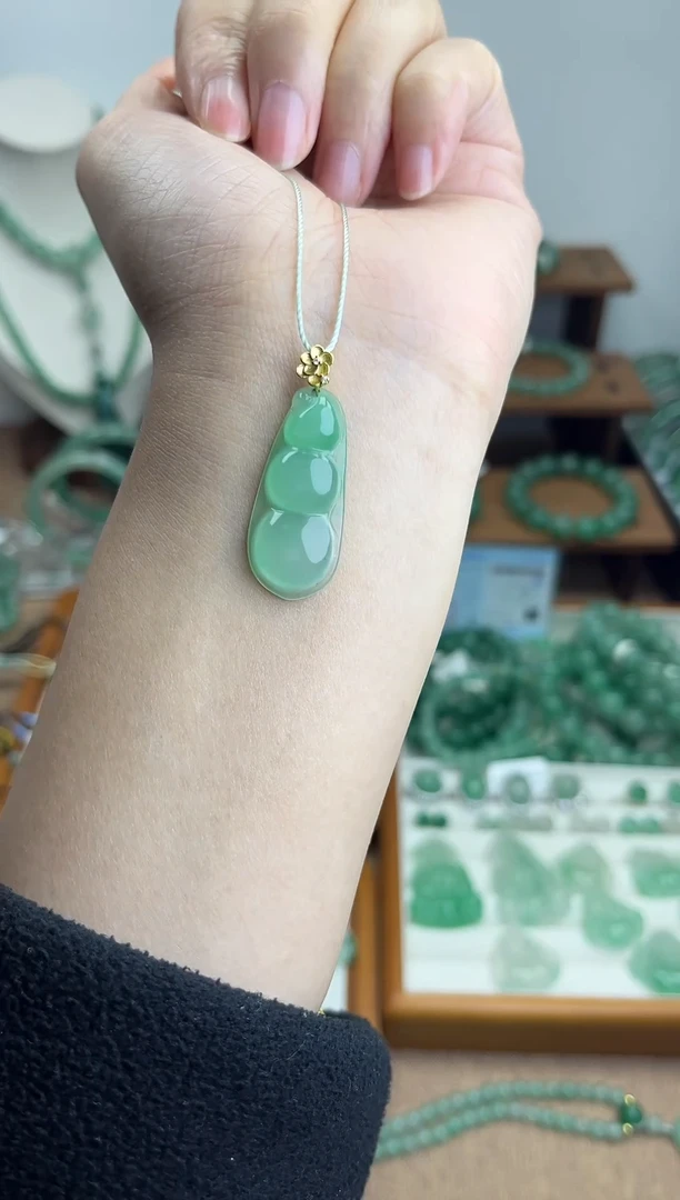 吊坠(赠链)银S925镶嵌石英质玉（非洲翠）福豆