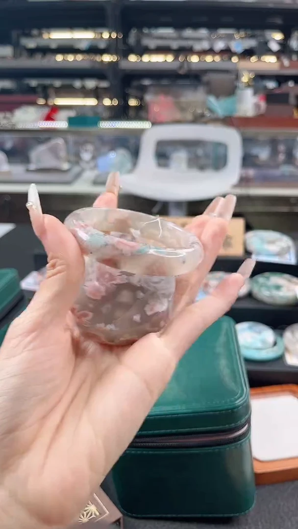 未镶嵌手镯石英质玉六*六圈口（赠品镯心）