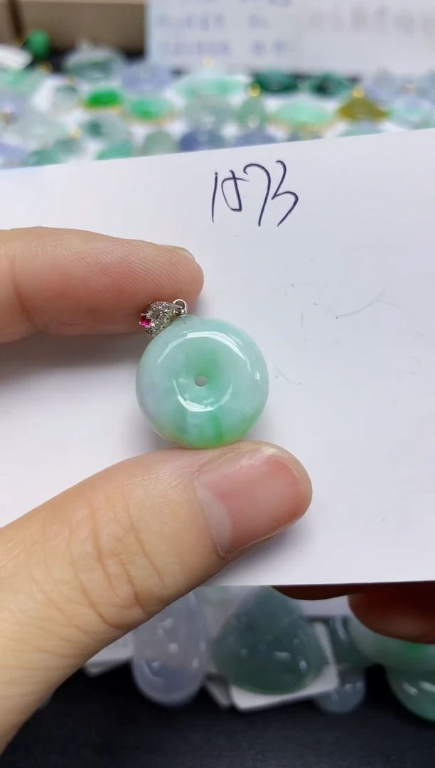 翡翠未镶嵌颈饰天然缅甸翡翠A货