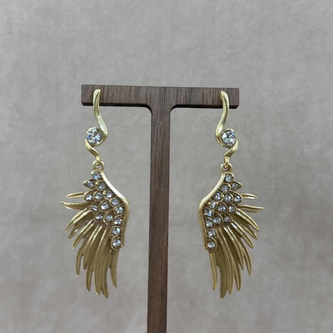 铜合金耳饰 简约时尚金色翅膀百搭耳钉