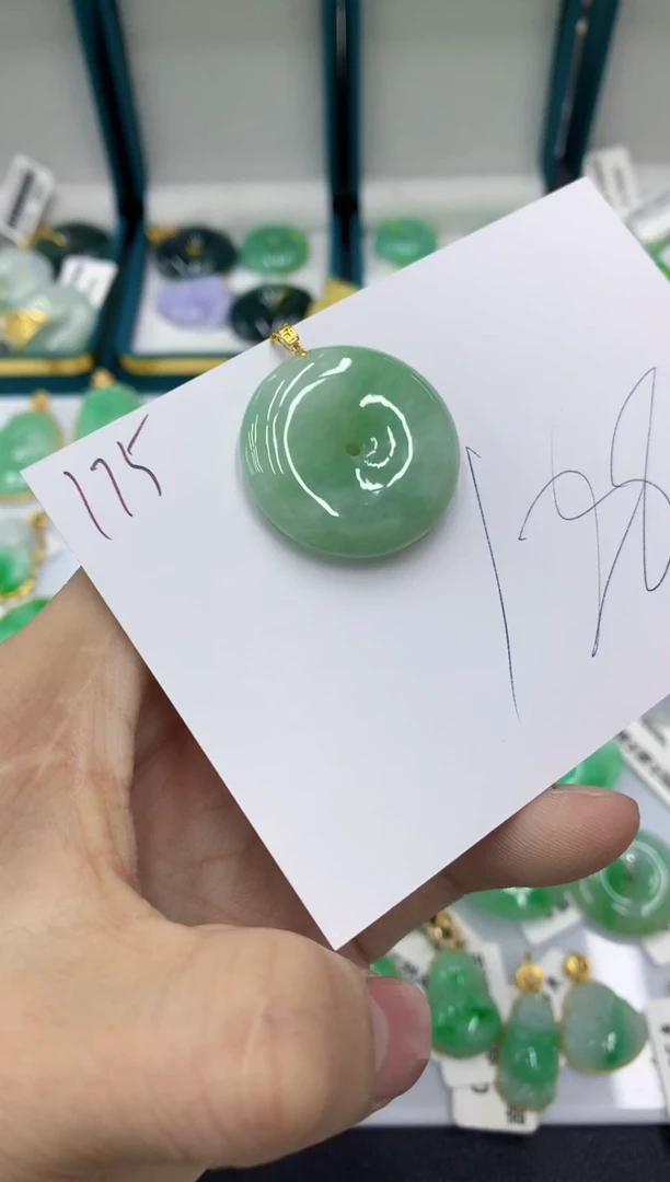 【闪购商品】翡翠颈饰18K金镶嵌11111111111