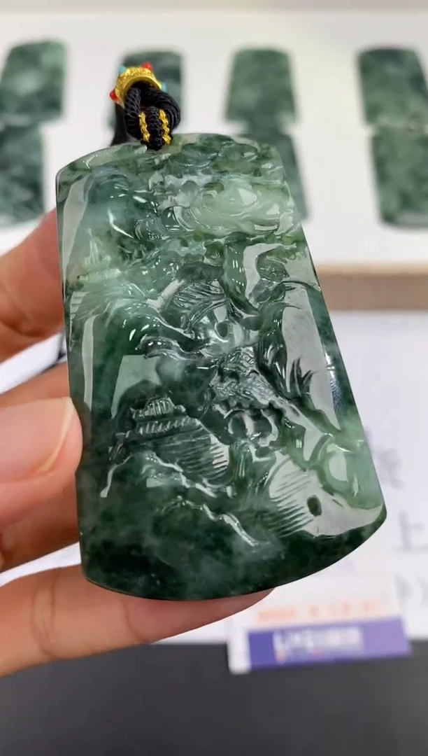 未镶嵌挂件翡翠351654     多人   多样性发一件