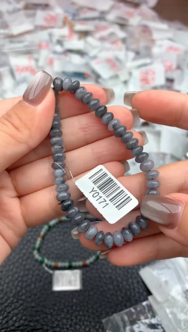 未镶嵌挂件翡翠—