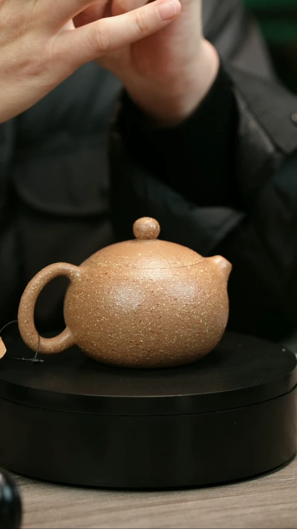 茶壶紫砂荣****场H2367段泥粗砂西施