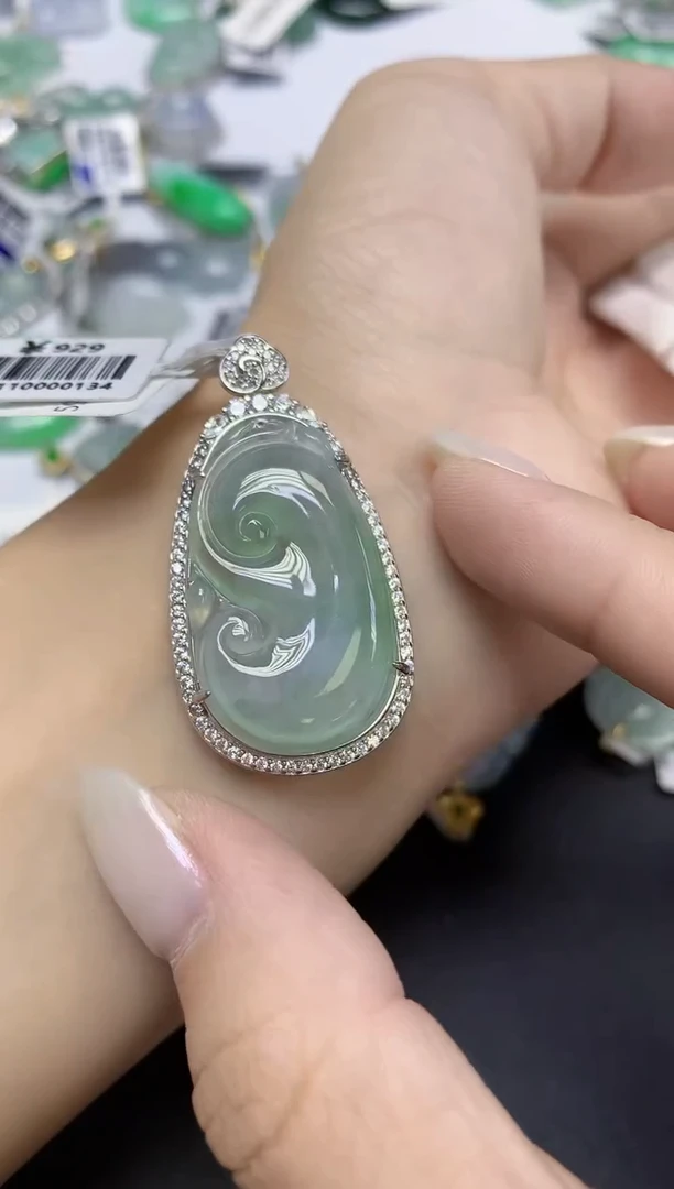 颈饰未镶嵌翡翠天然缅甸翡翠A货百元以上9元证书费自理