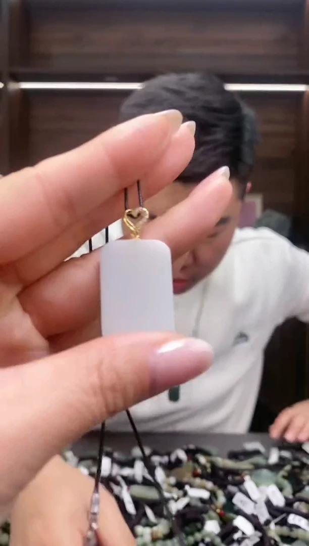 【闪购商品】和田玉颈饰未镶嵌多样性发货，拍一发一