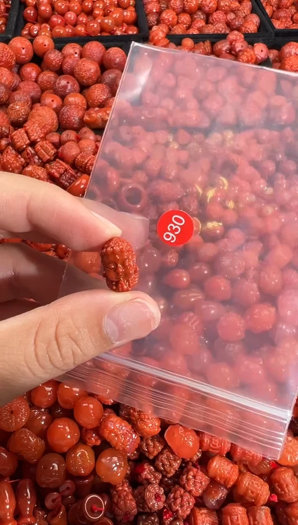 南红玛瑙未镶嵌颈饰1