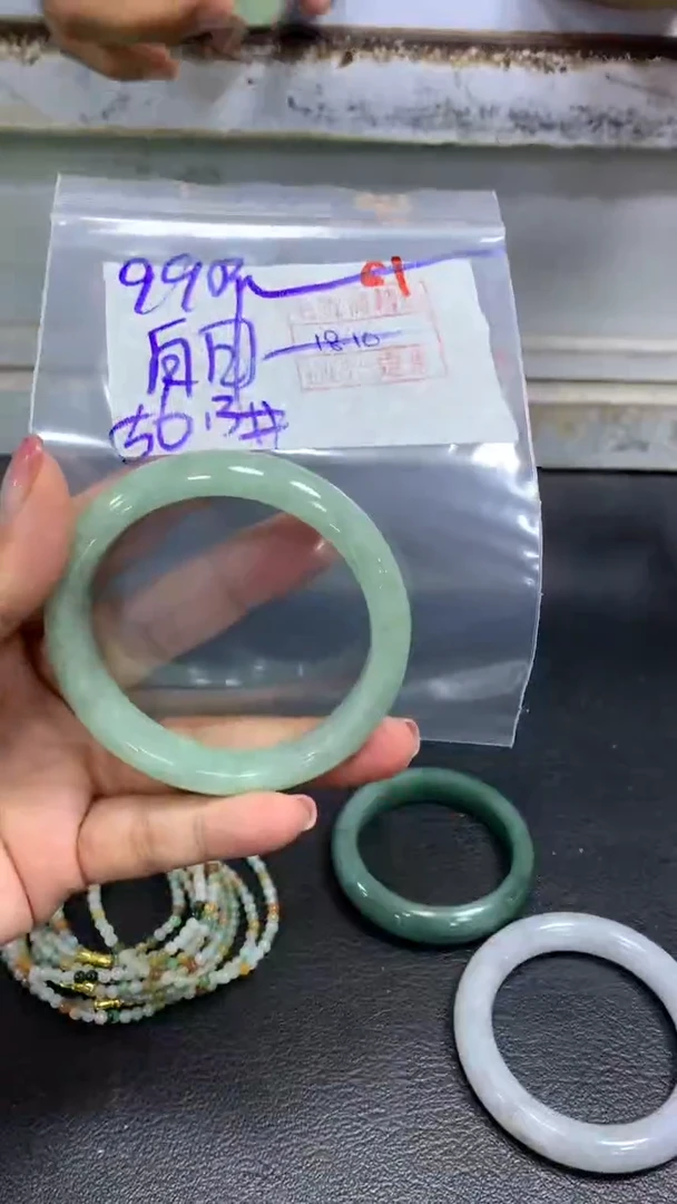 未镶嵌定制翡翠自**姐毛货需精细抛光+拍一发一+61