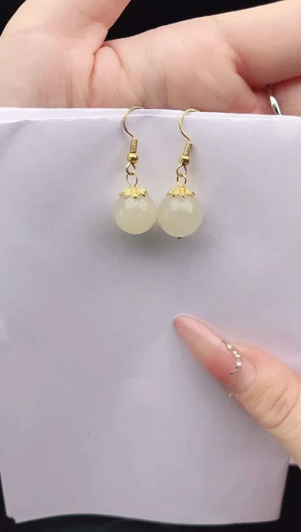 未镶嵌石英岩玉耳钉555岚钻微色差T