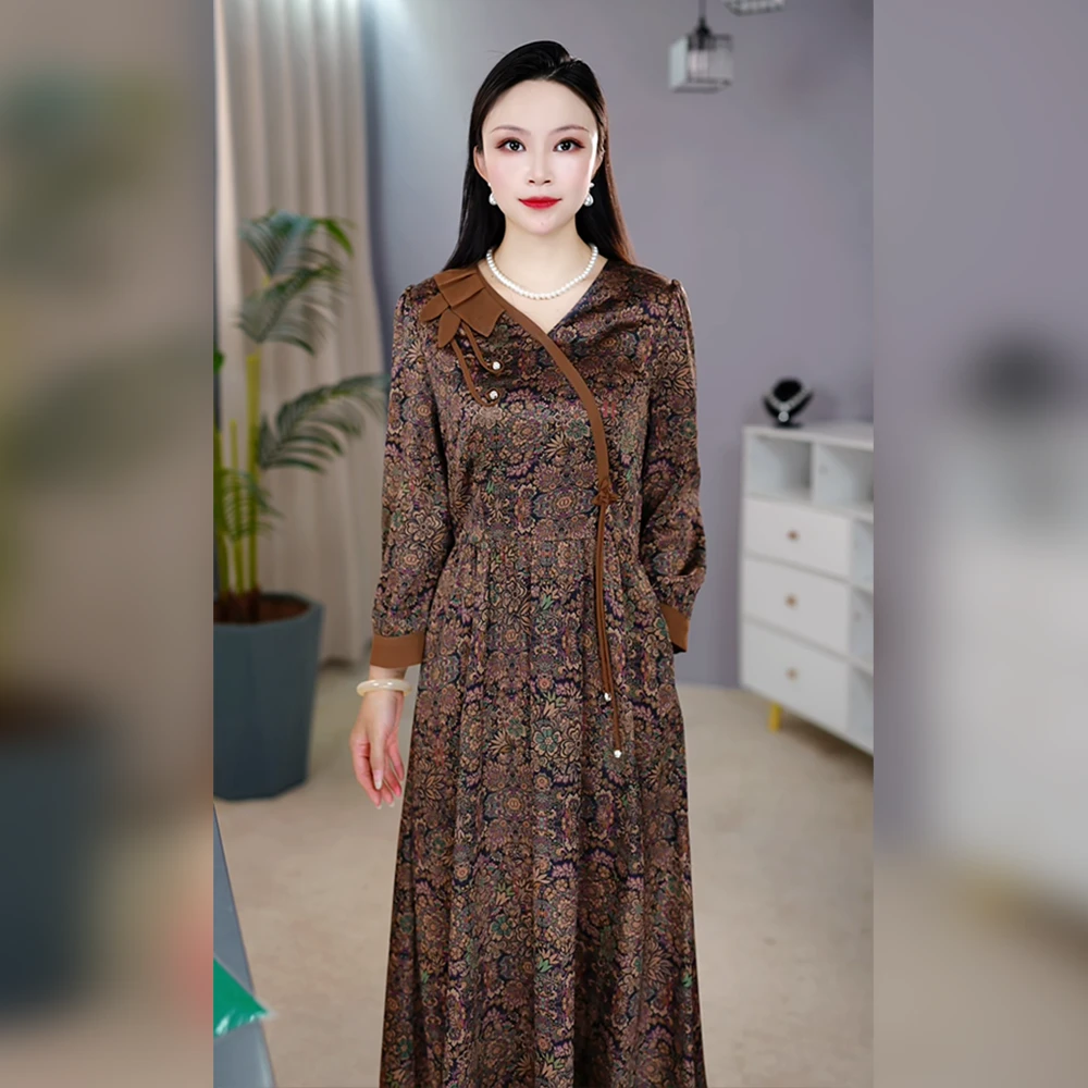 洋气优雅时尚轻奢碎花减龄连衣裙2025秋季新款上档次遮肉显瘦裙子