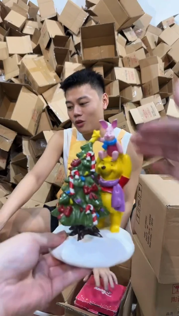 瓷片原盒维尼皮杰猪摆件