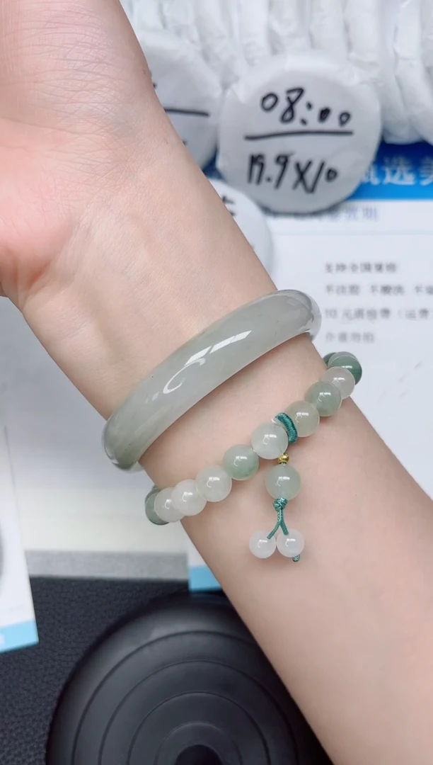 石英质玉手镯未镶嵌8-57