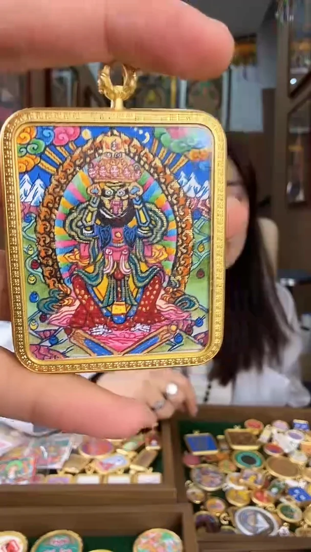 吊坠全身像扎老师-纯手绘矿物原料唐卡