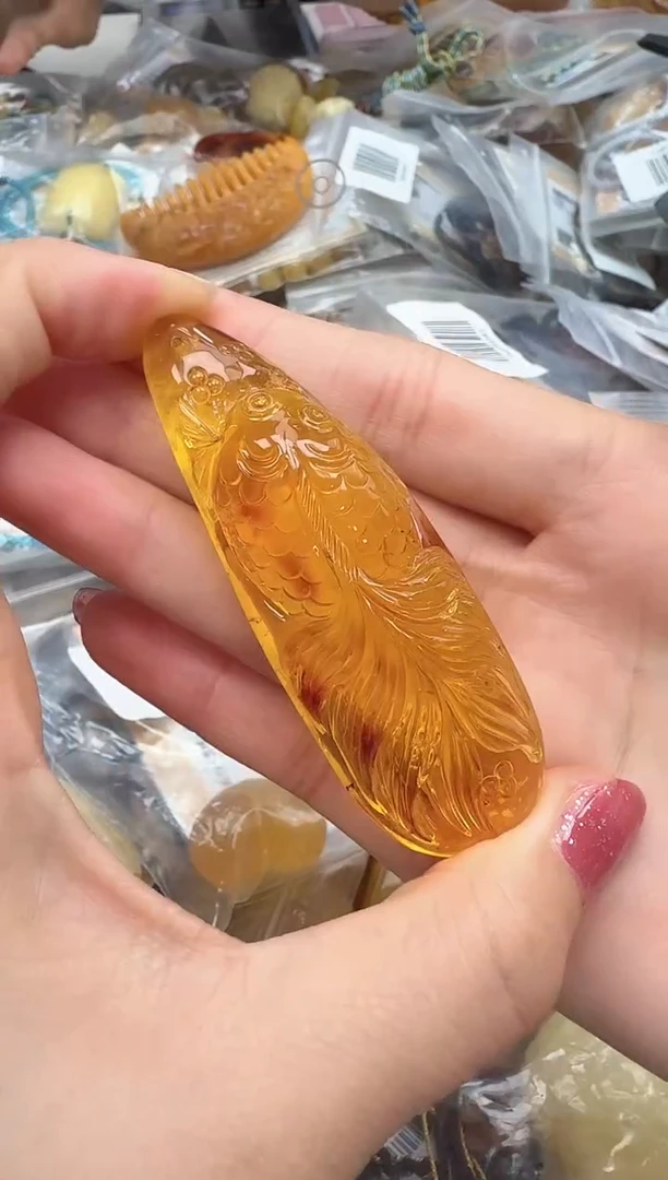 裸石琥珀未镶嵌如图