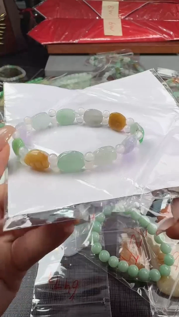 翡翠未镶嵌颈饰100714141