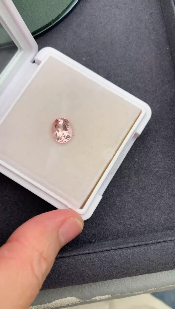 颈饰18K金镶嵌绿柱石（摩根石）2.4ct摩根石  定制   BH