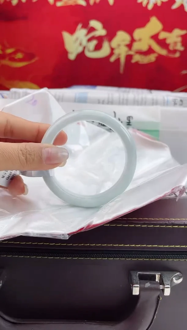 【闪购商品】翡翠手镯未镶嵌翡翠手镯（微瑕）