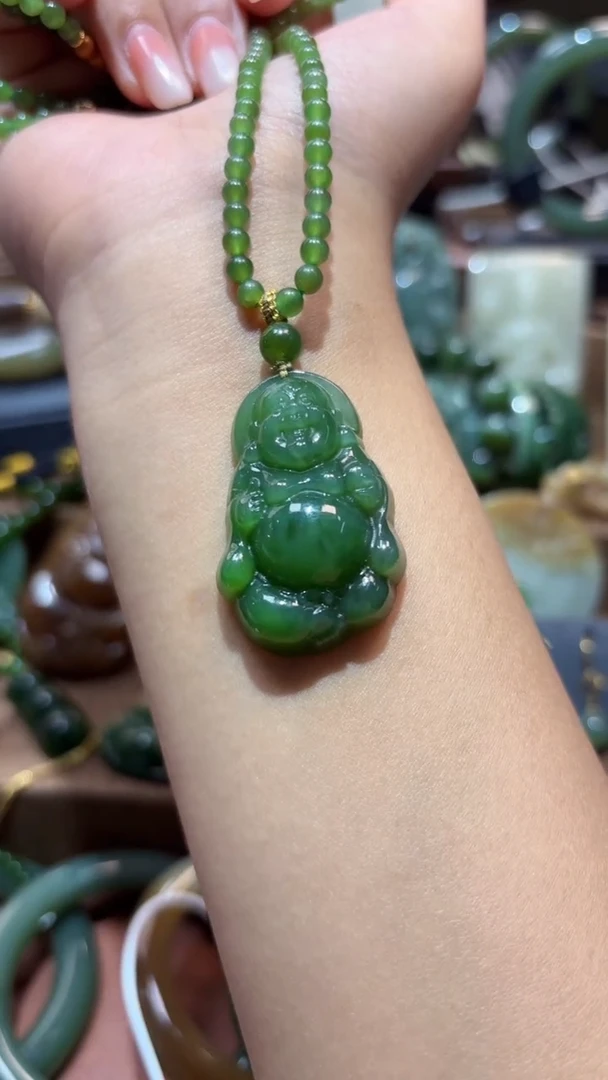 颈饰未镶嵌和田玉（碧玉）1