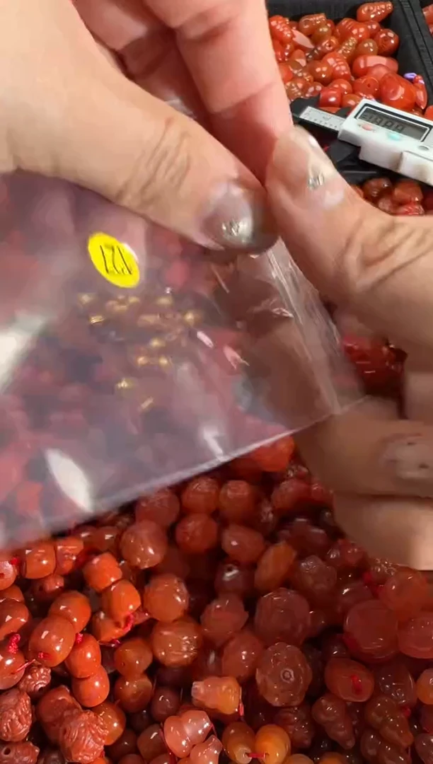 【闪购商品】南红玛瑙颈饰未镶嵌1